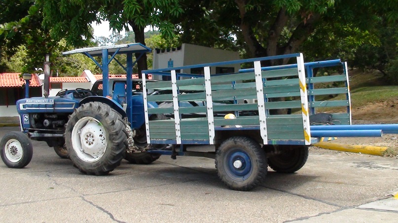 remolque para tractores zorra carretillas de arrastres carretón volquetas carretas de tractor recolectar cosechas pastos henos carruajes en plástico maderplast remolque agrícola con volcó 012 remolque para tractores zorra carretillas de arrastres carretón volquetas carretas de tractor recolectar cosechas pastos henos carruajes en plástico maderplast remolque agrícola con volcó 012